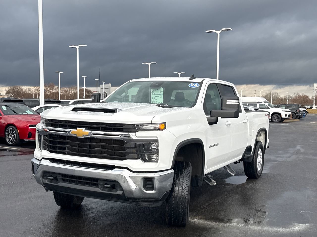 Used 2024 Chevrolet Silverado 3500 LT image 7