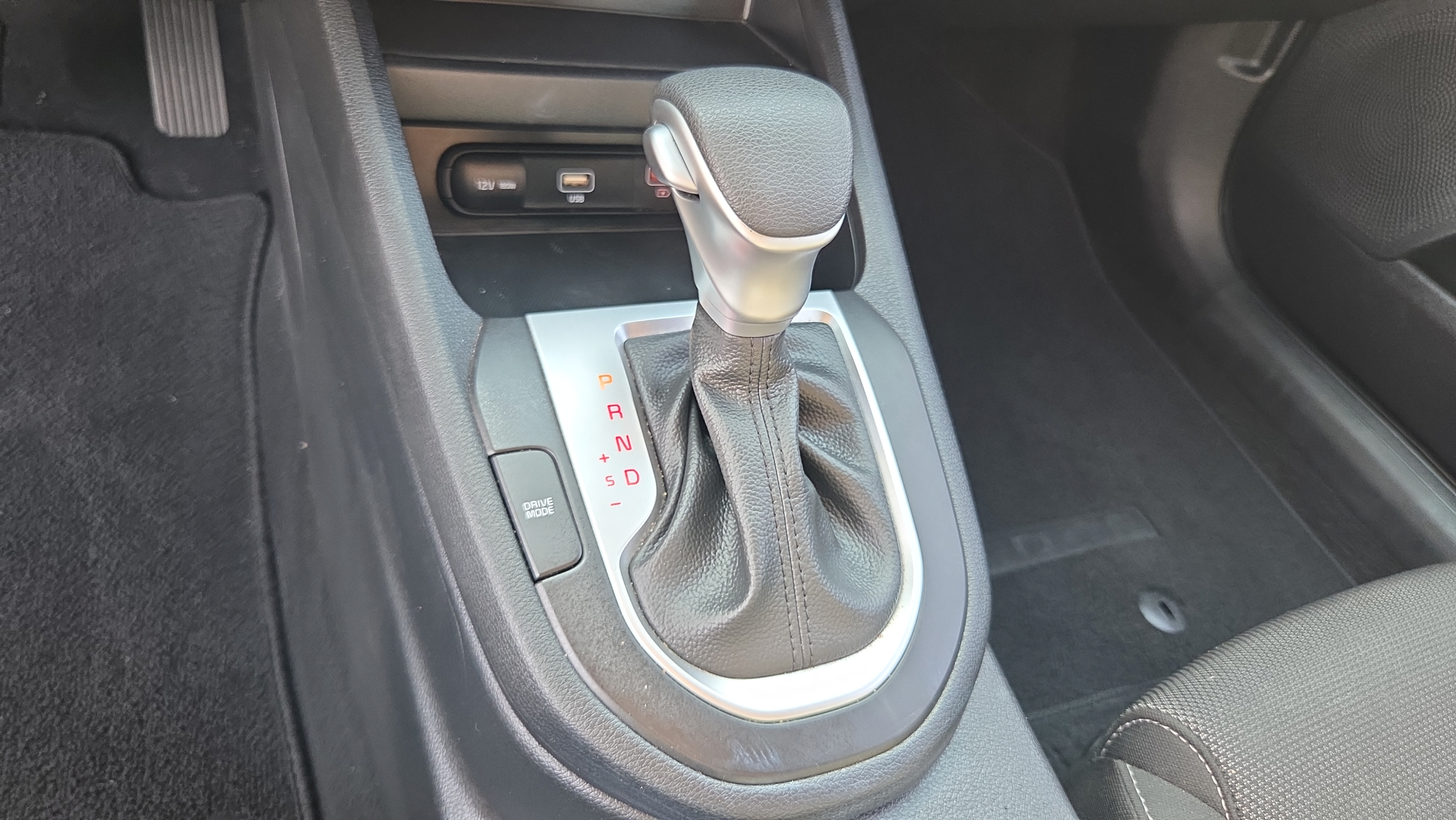 Used 2024 Kia Forte LXS w/ LXS Technology Package FWD image 21
