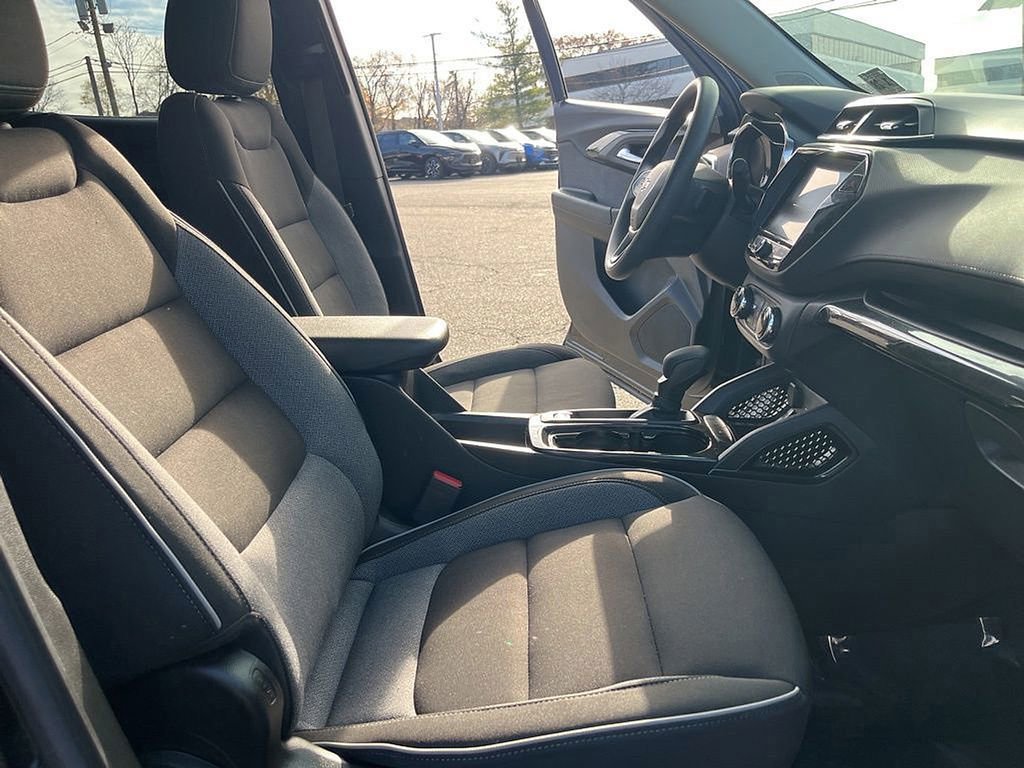 Used 2023 Chevrolet TrailBlazer LT w/ Convenience Package image 46