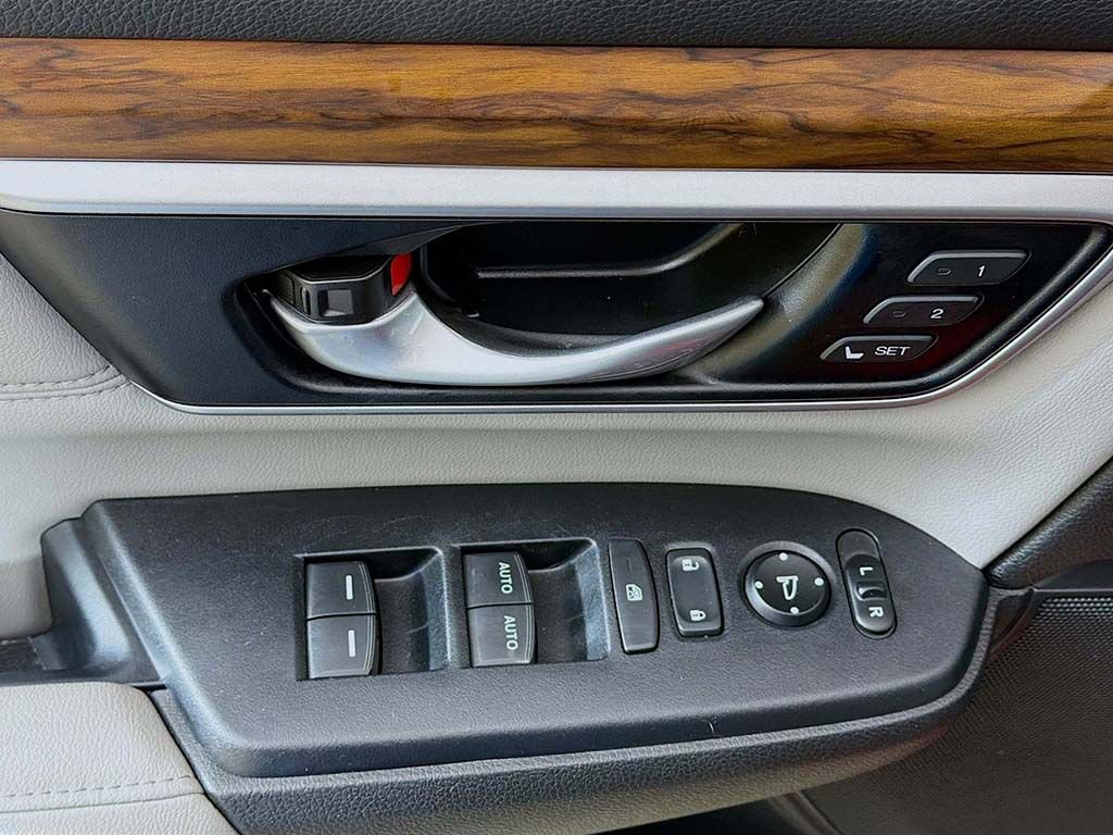 Used 2022 Honda CR-V Touring image 32