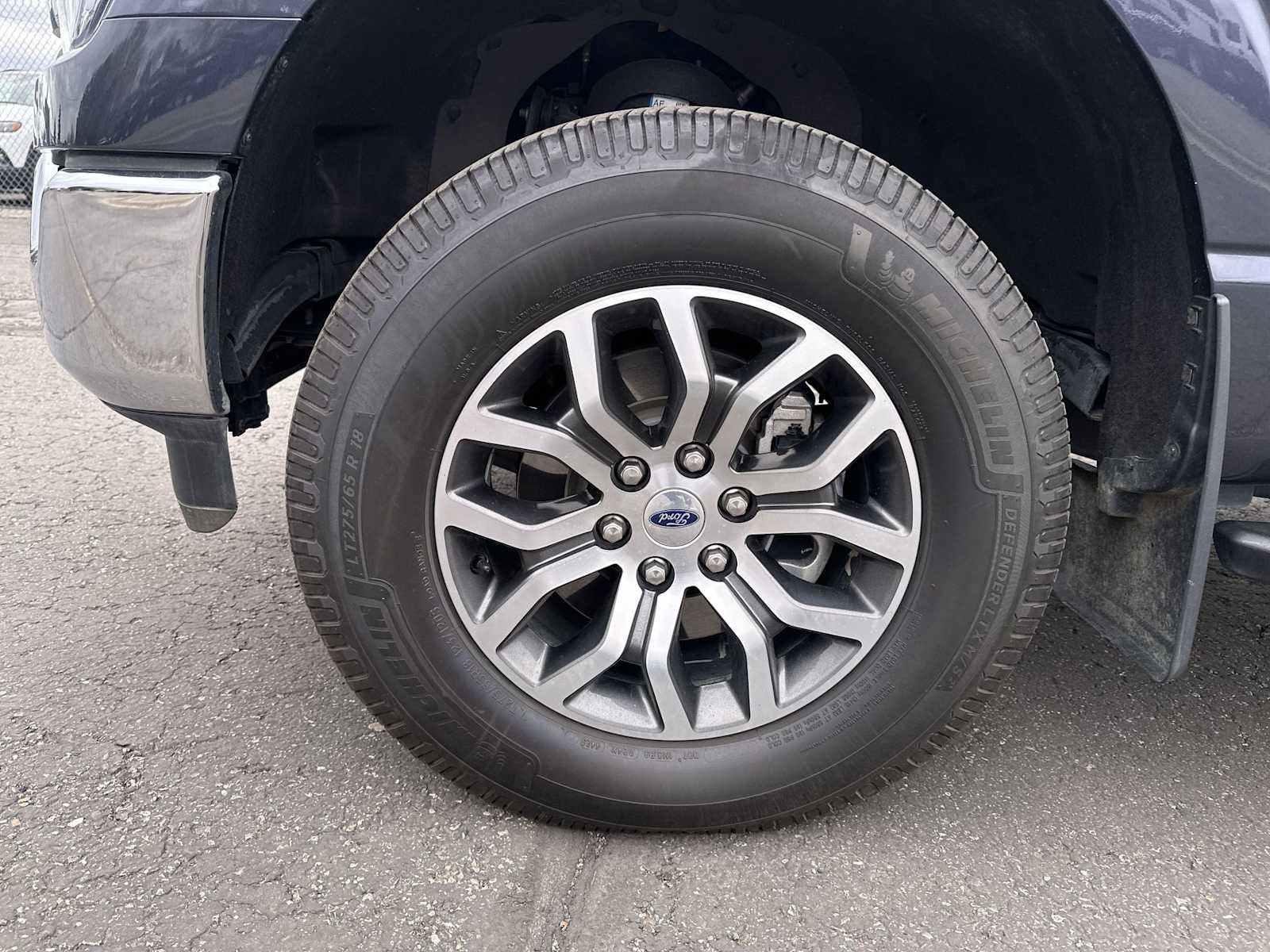 Used 2022 Ford F150 Lariat w/ Trailer Tow Package image 17