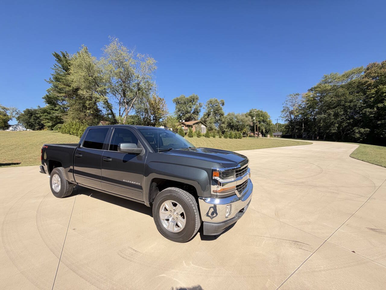 Used 2018 Chevrolet Silverado 1500 LT w/ LT Fleet Plus Package AWD/4WD image 4