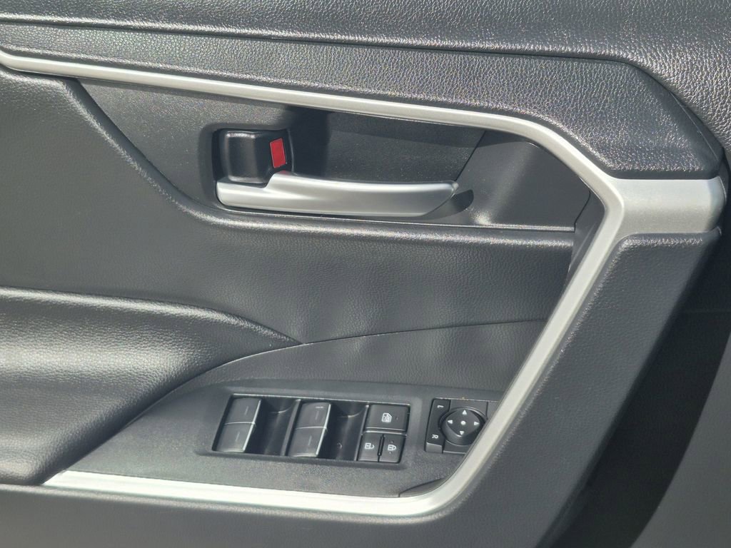 Used 2024 Toyota RAV4 XLE Premium image 8