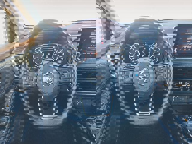 Used 2023 Nissan Rogue SV image 12