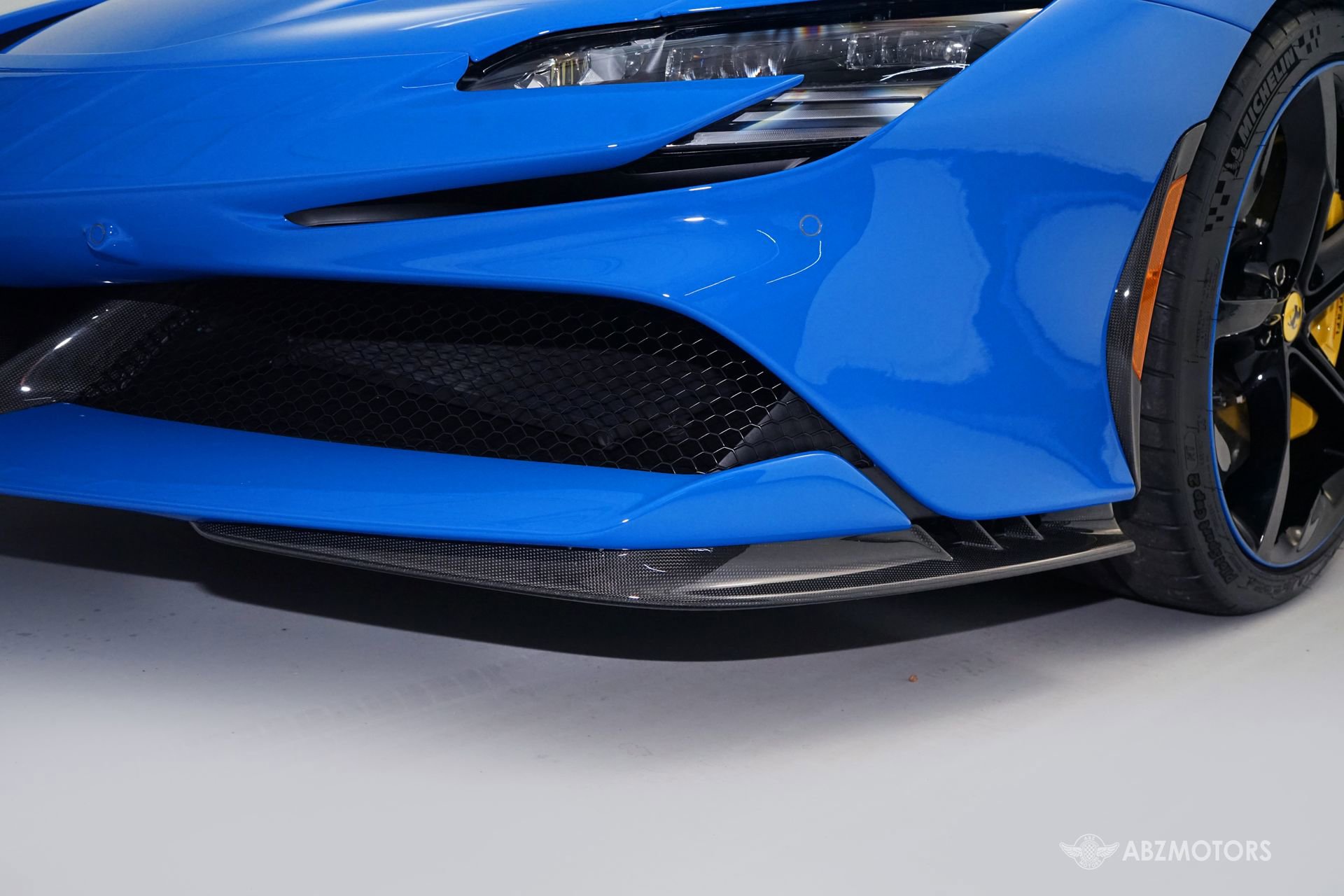 Used 2025 Ferrari SF90 Spider image 10