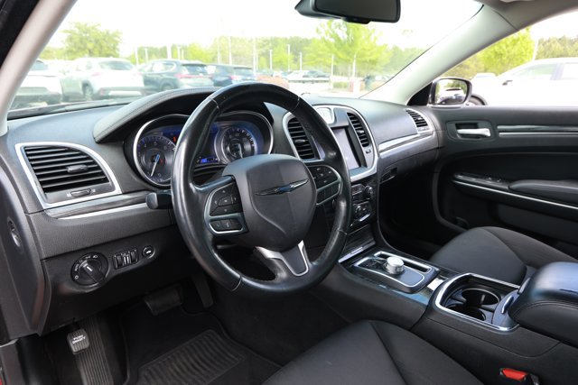 Used 2019 Chrysler 300 Touring w/ Chrome Appearance Package image 23