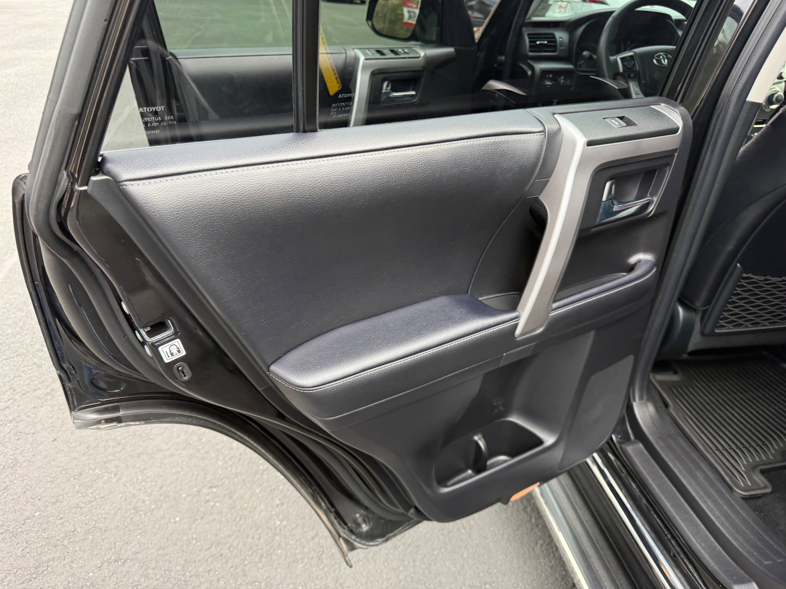 Used 2023 Toyota 4Runner Limited AWD/4WD image 10