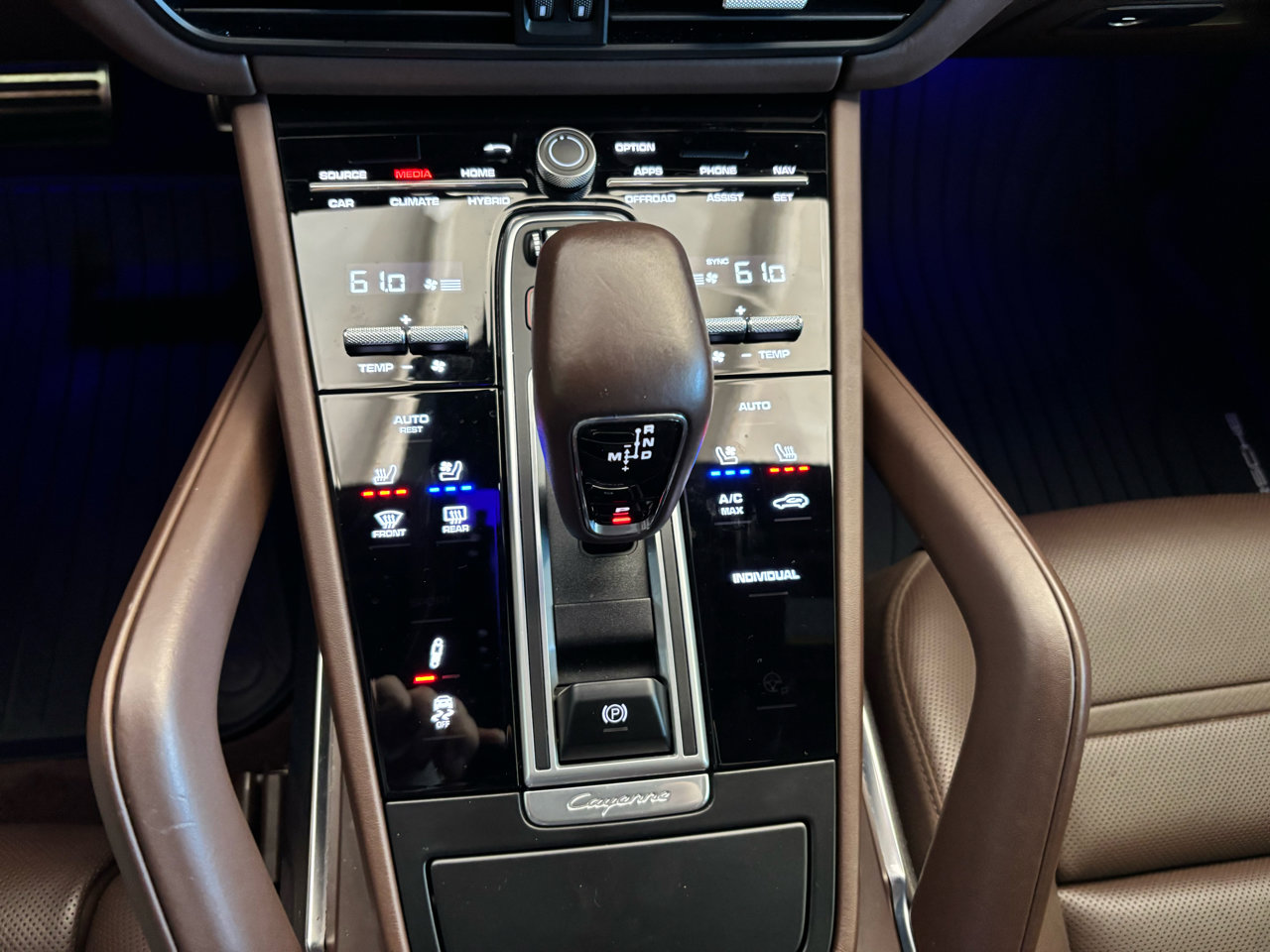 Used 2021 Porsche Cayenne Turbo S image 26