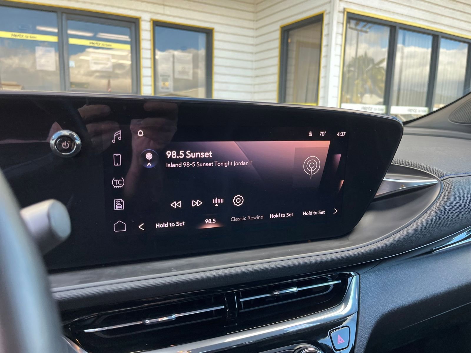 Used 2025 Buick Envista Sport Touring image 20