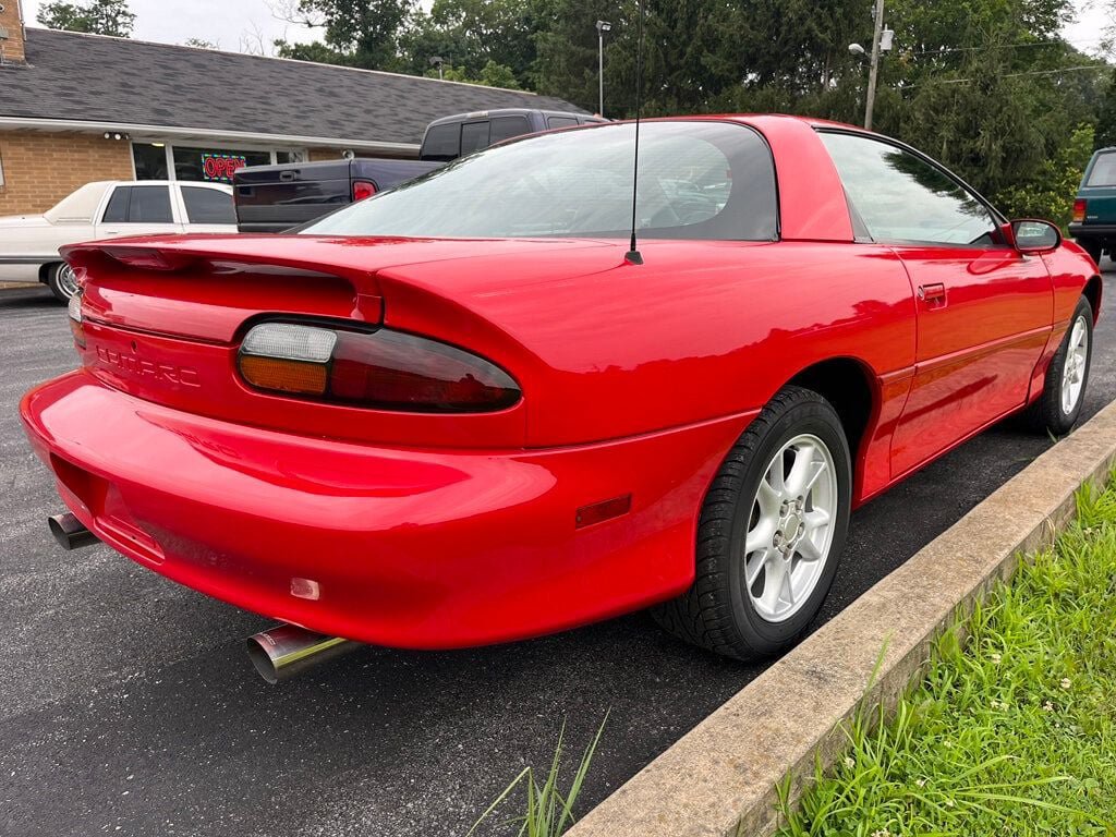 Used 2000 Chevrolet Camaro LT RWD image 9