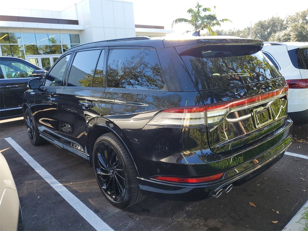 Certified 2023 Lincoln Aviator Reserve w/ Equipment Group 201A image 3