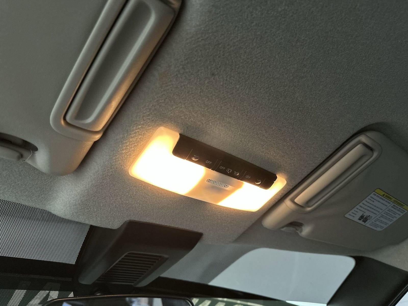 Used 2023 Nissan Kicks SR image 22