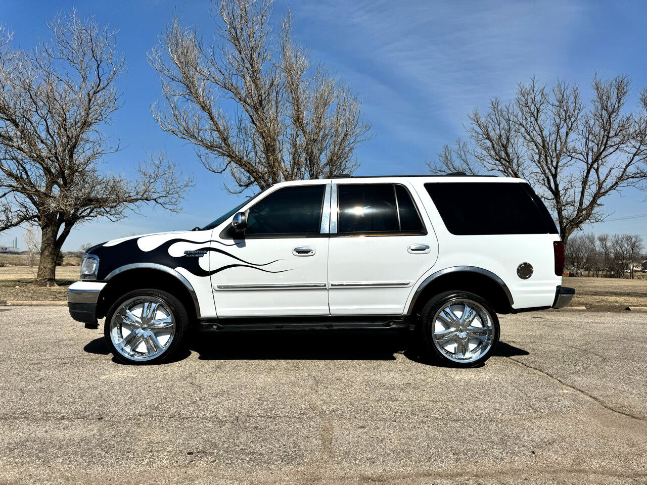 Used 2002 Ford Expedition XLT image 15