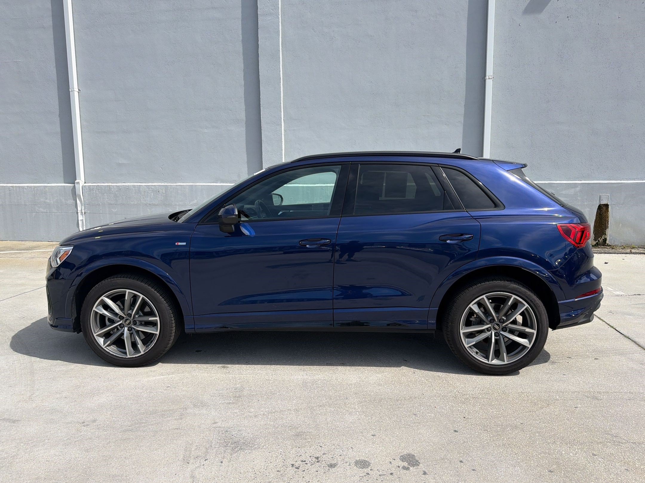 Used 2024 Audi Q3 2.0T Premium Plus AWD/4WD image 2