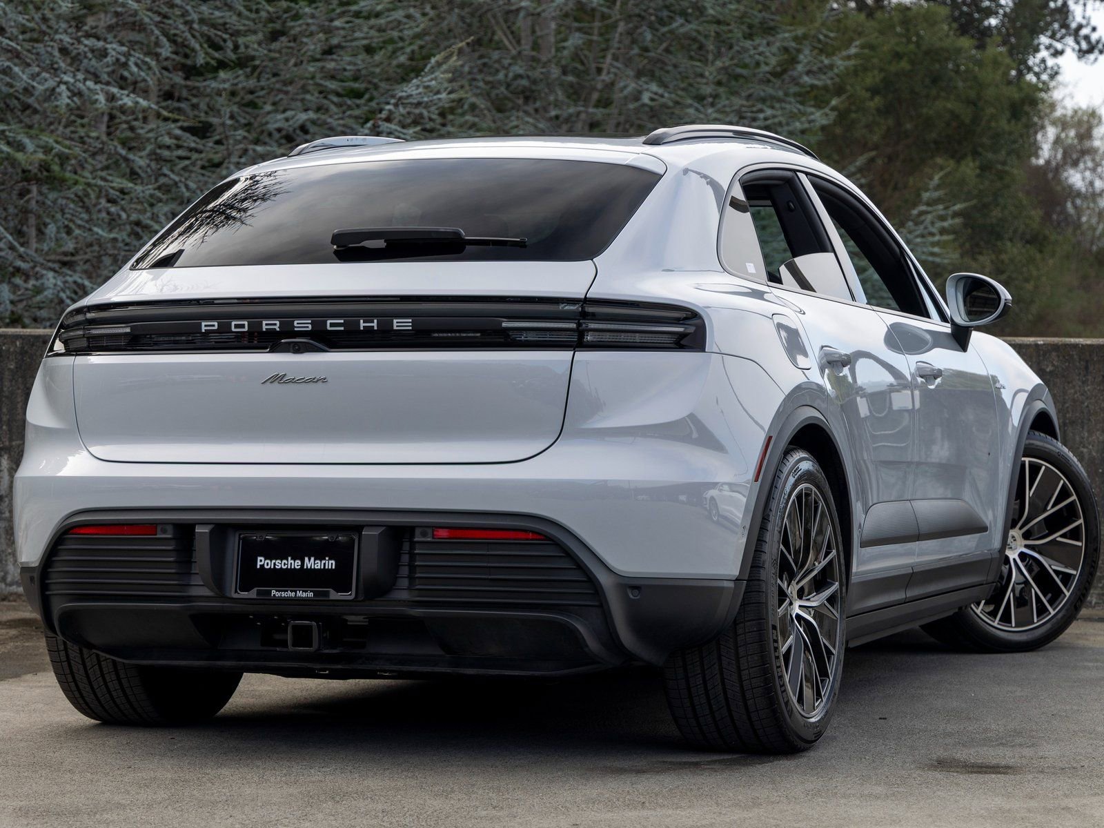 New 2025 Porsche Macan Electric image 11