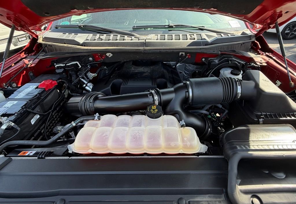 Certified 2017 Ford F150 Platinum w/ Equipment Group 701A Luxury image 15