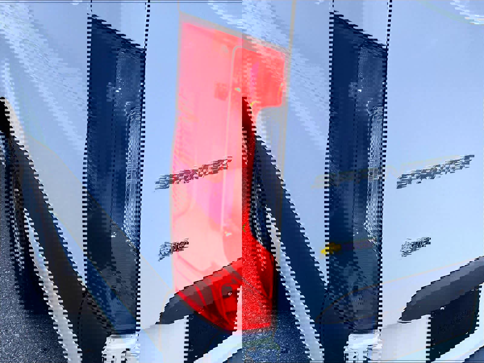 Used 2024 Mercedes-Benz Sprinter 2500 image 31