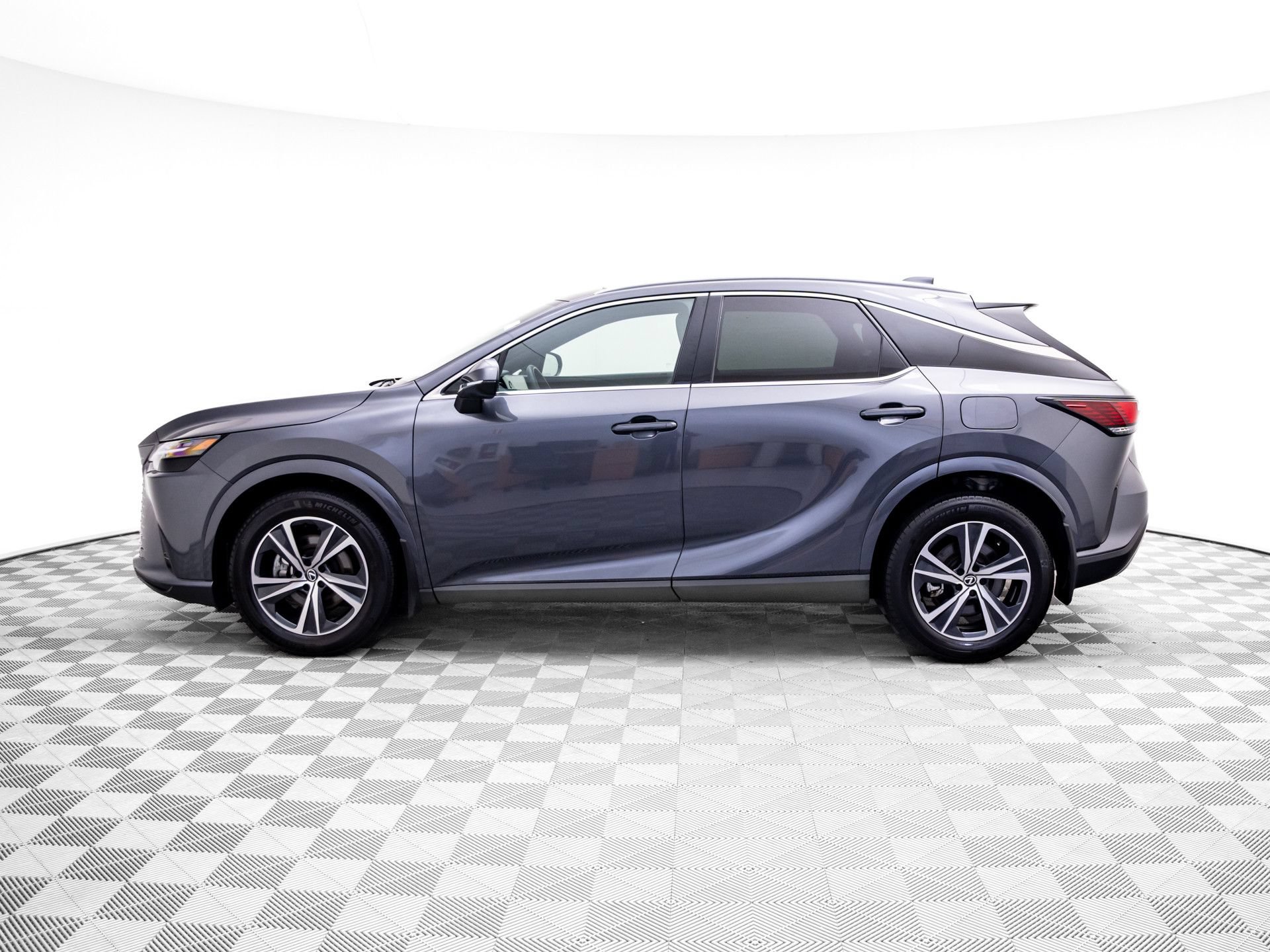 Used 2024 Lexus RX 350 Premium w/ Accessory Package (Z1) AWD/4WD image 2