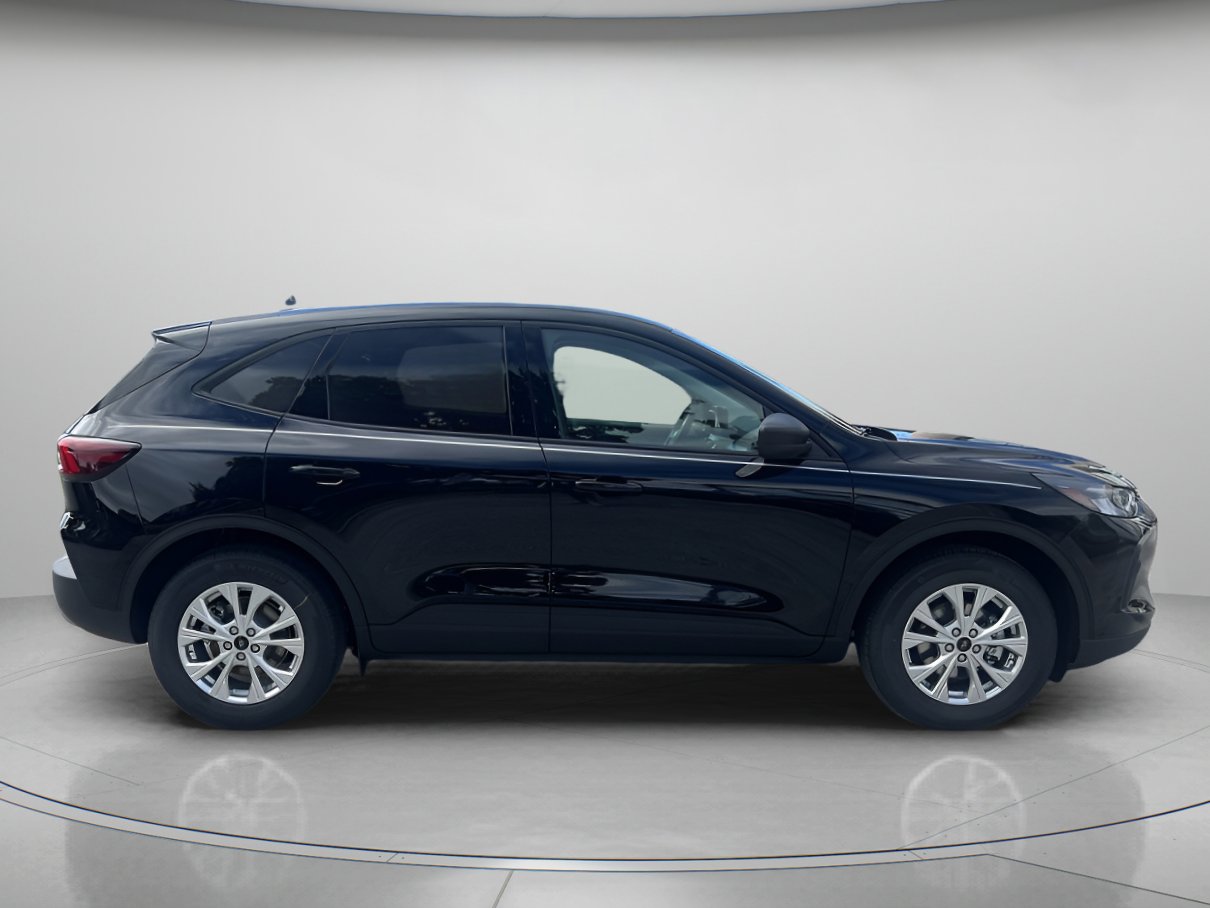 New 2026 Ford Escape Active image 2