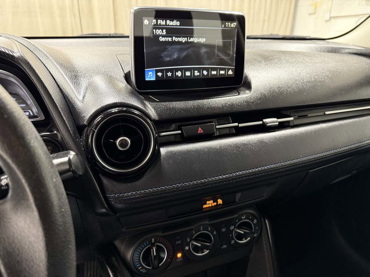 Used 2017 Toyota Yaris iA image 13