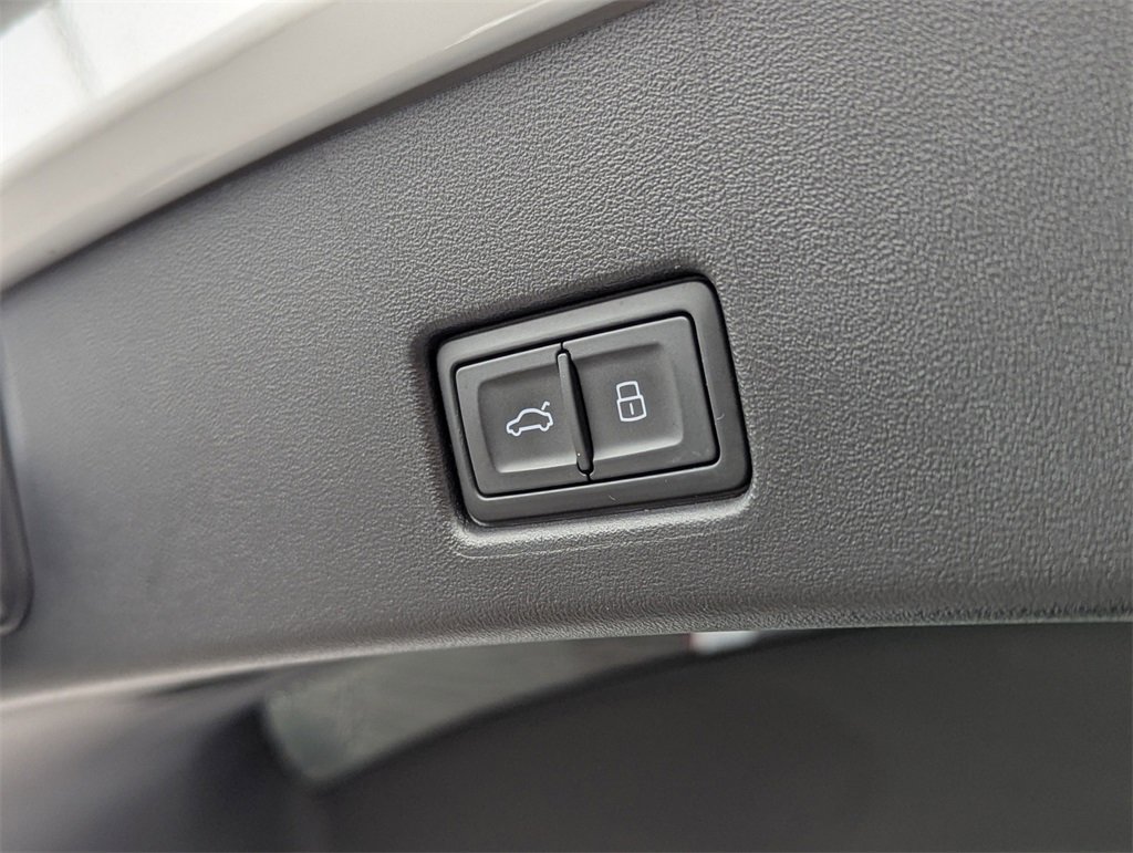 Used 2023 Audi Q4 e-tron Prestige w/ Black Optic Package image 33