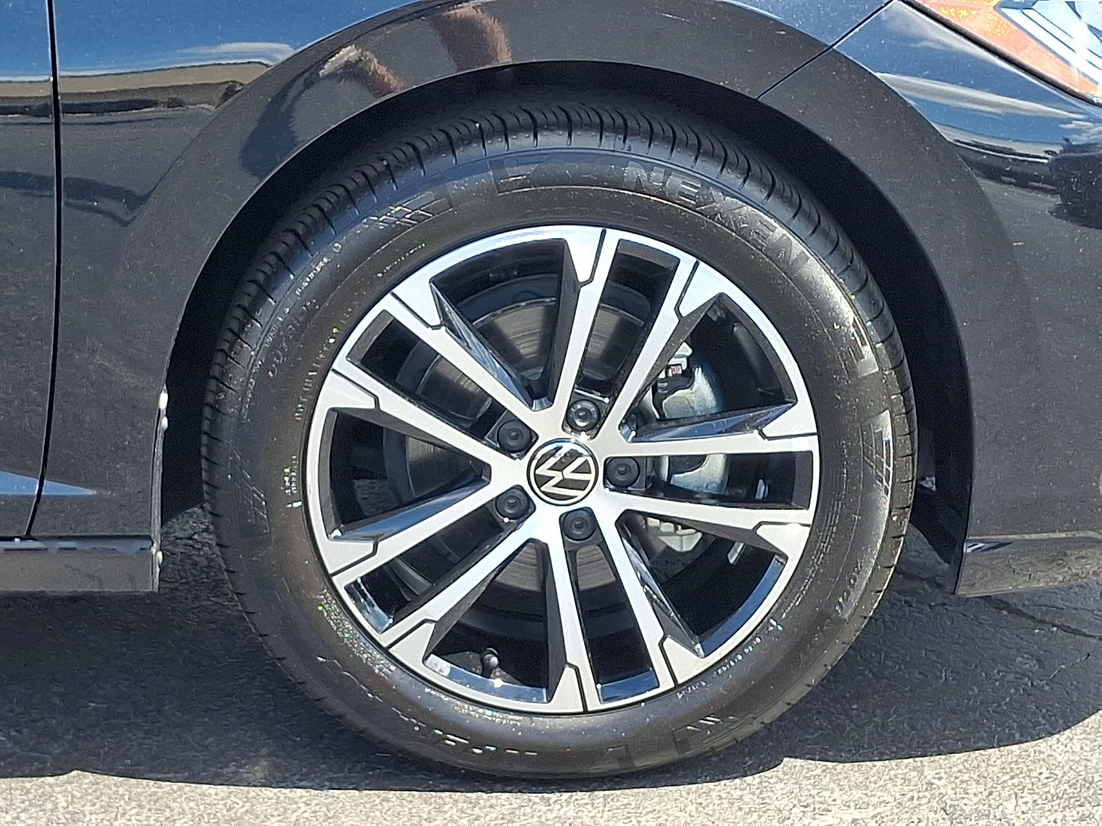 Certified 2025 Volkswagen Jetta Sport FWD image 8