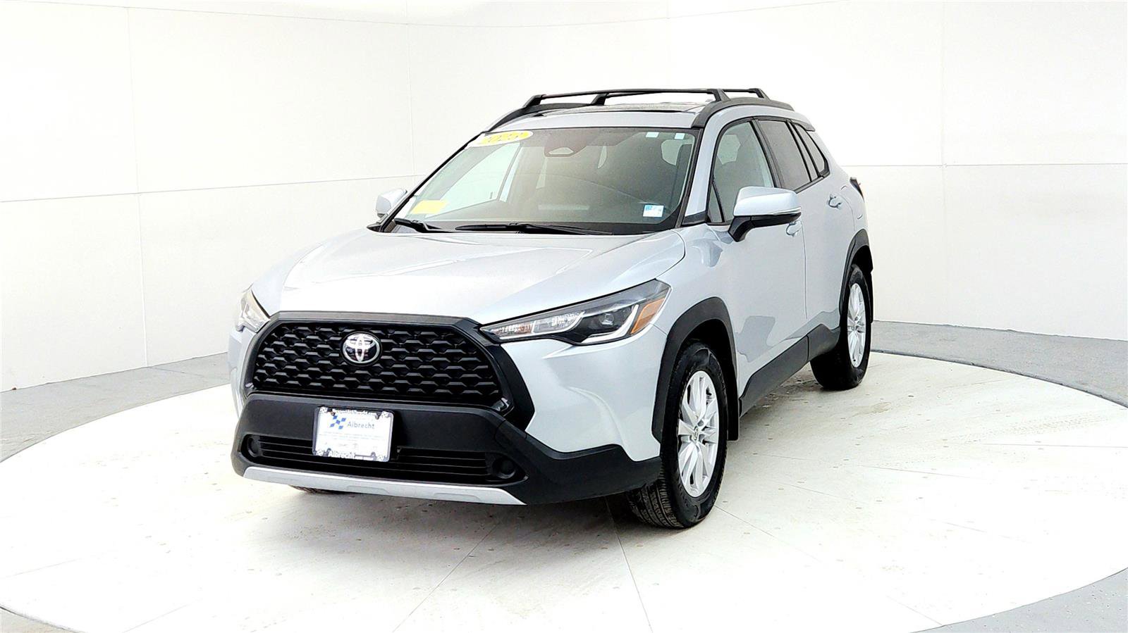 Certified 2023 Toyota Corolla Cross LE w/ Moonroof Package image 2