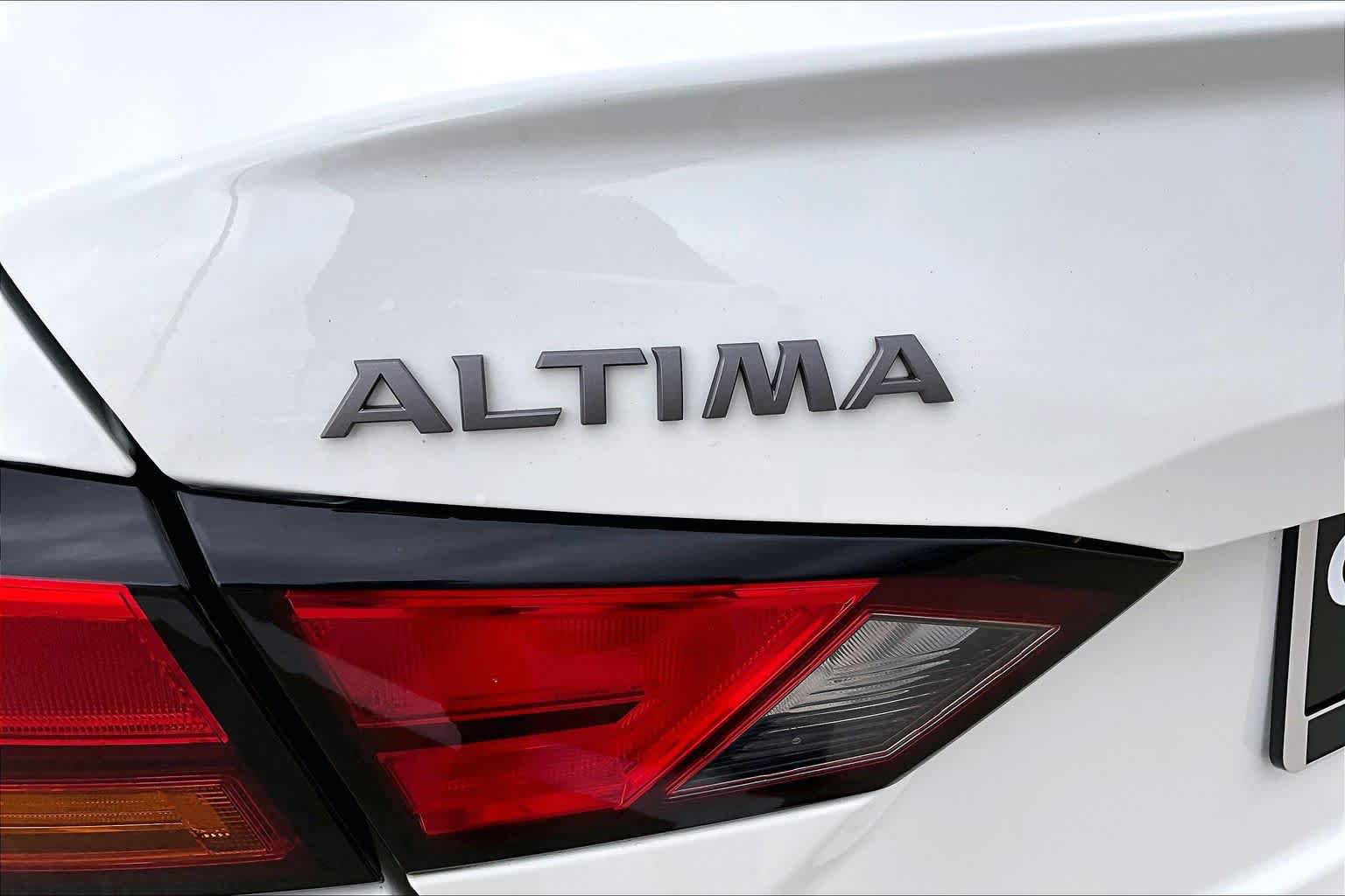 Used 2024 Nissan Altima 2.5 SR image 10