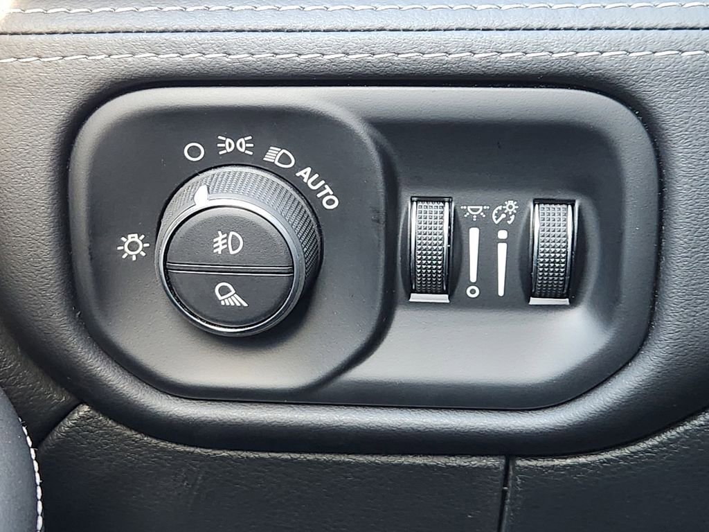 Used 2024 RAM 3500 Limited image 24