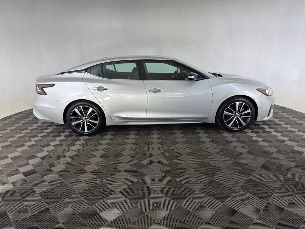 Used 2022 Nissan Maxima SV w/ Floor Mat Group FWD image 4