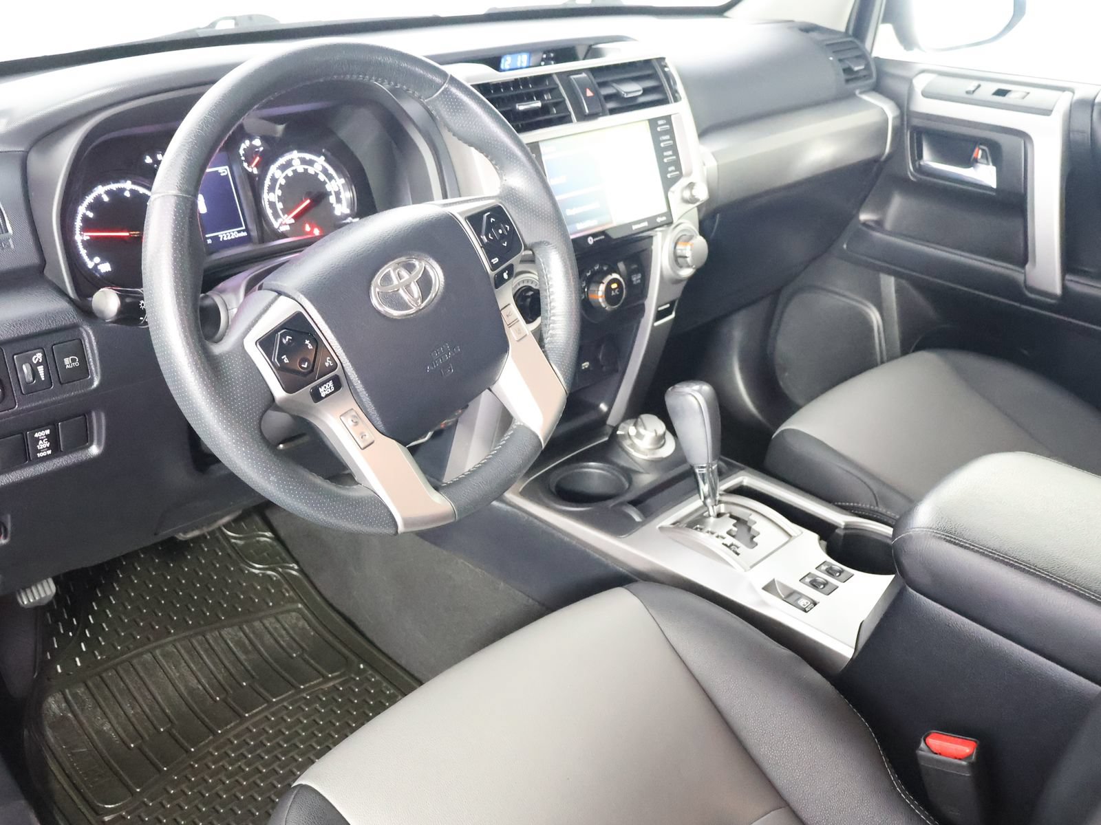 Used 2020 Toyota 4Runner SR5 Premium w/ Moonroof Package AWD/4WD image 26