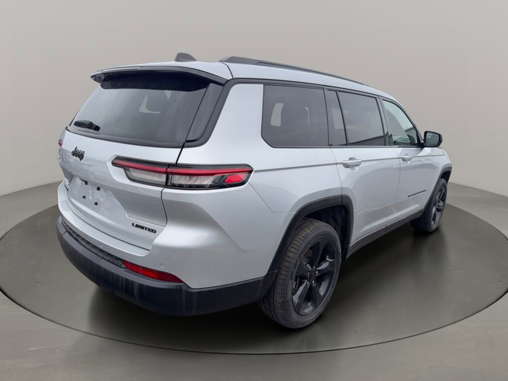 Used 2023 Jeep Grand Cherokee L Limited w/ Black Appearance Package image 4