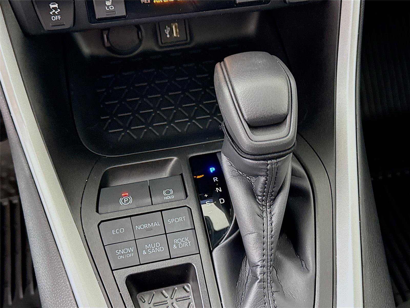 Used 2023 Toyota RAV4 XLE w/ Convenience Package image 18