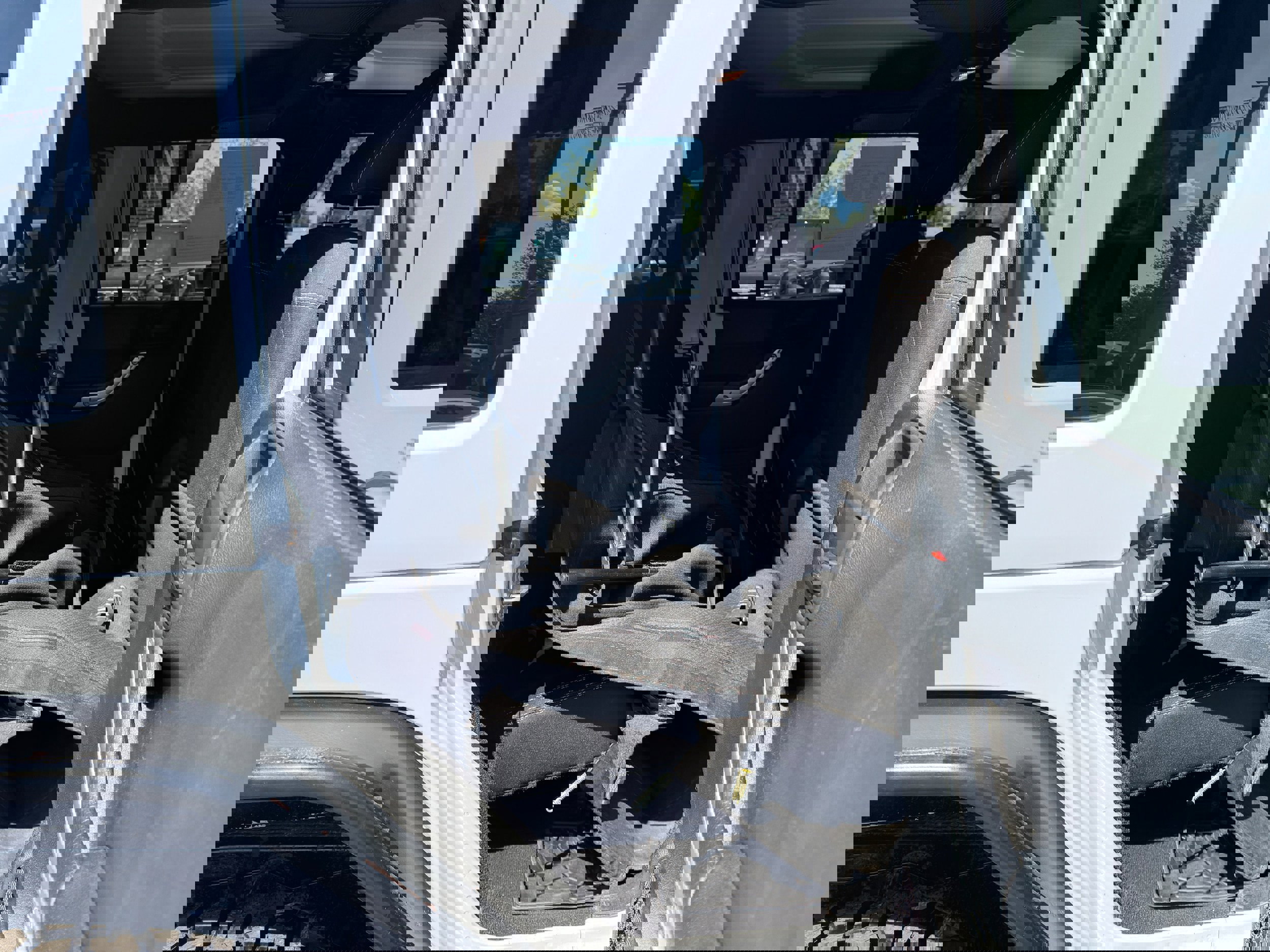 Used 2018 Jeep Wrangler Unlimited Rubicon w/ Cold Weather Group image 14