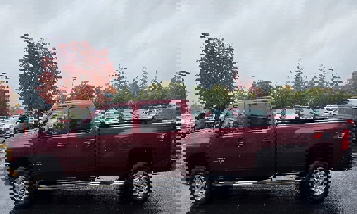 Used 2008 Chevrolet Silverado 2500 LTZ w/ Sun And Navigation Package image 3