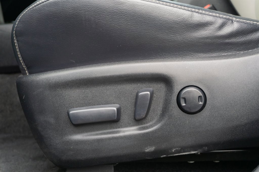 Used 2016 Toyota RAV4 Limited image 19