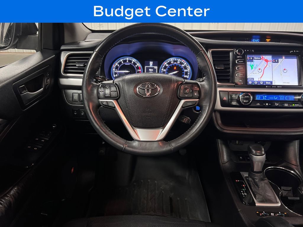 Used 2016 Toyota Highlander Limited Platinum AWD/4WD image 18