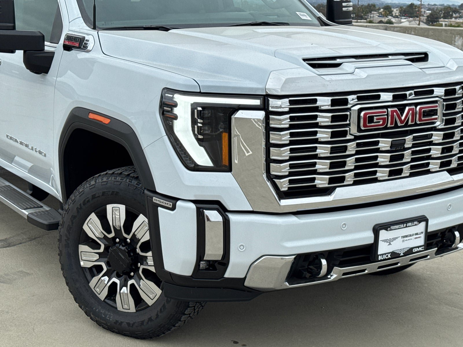 New 2026 GMC Sierra 2500 Denali w/ Denali Reserve Package AWD/4WD image 3