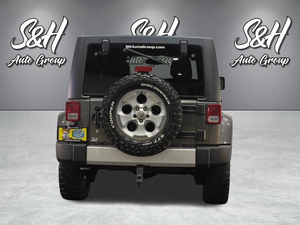 Used 2014 Jeep Wrangler Unlimited Sahara AWD/4WD image 16