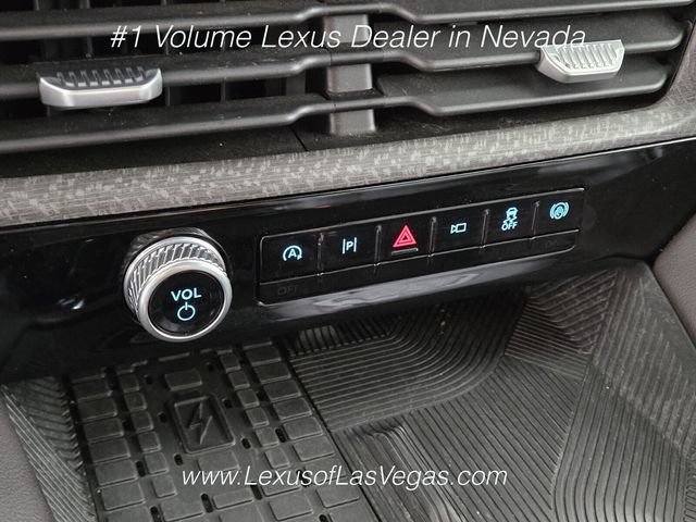 Used 2025 Ford Explorer Platinum w/ LUX Leather Package AWD/4WD image 38