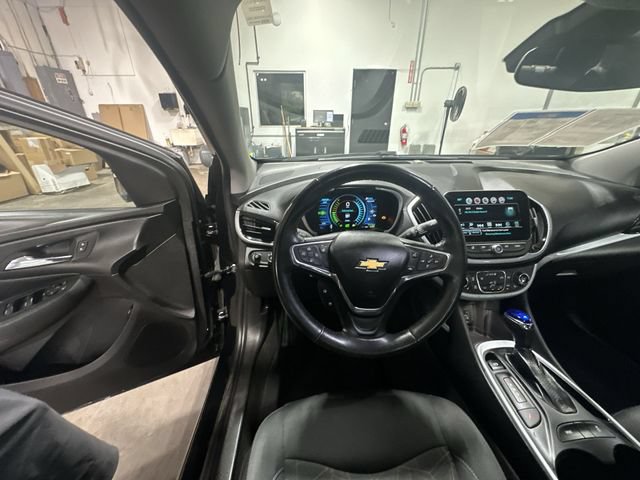 Used 2017 Chevrolet Volt LT w/ Comfort Package FWD image 15