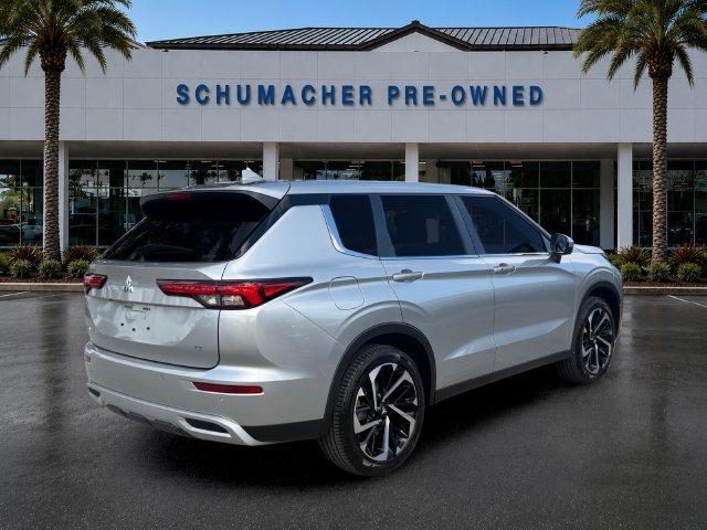 Used 2023 Mitsubishi Outlander SE AWD/4WD image 7