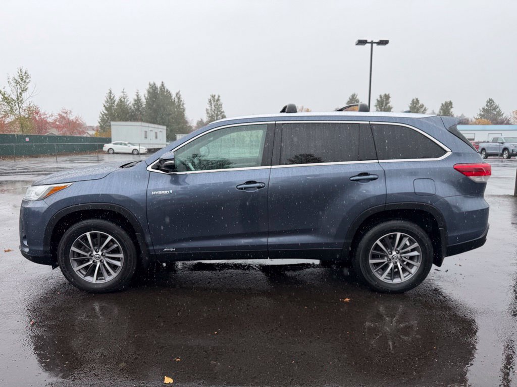 Used 2019 Toyota Highlander XLE AWD/4WD image 5