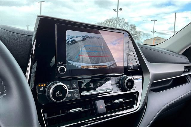 Used 2024 Toyota Highlander LE image 13