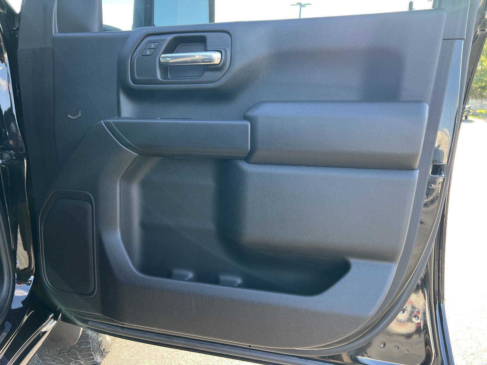 Used 2023 Chevrolet Silverado 2500 Custom w/ Custom Value Package image 16