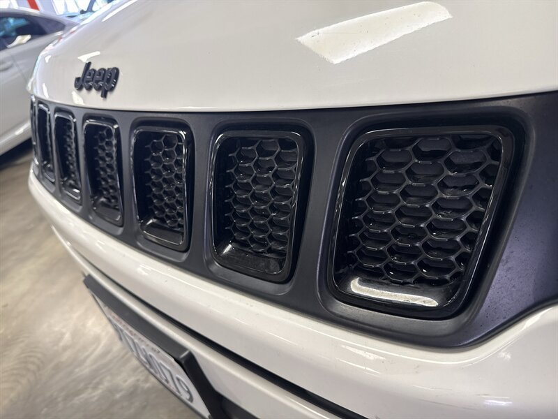 Used 2019 Jeep Compass Latitude AWD/4WD image 11