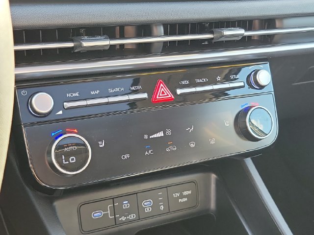 Certified 2025 Hyundai Tucson SEL AWD/4WD image 18