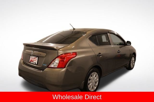 Used 2015 Nissan Versa S Plus FWD image 2