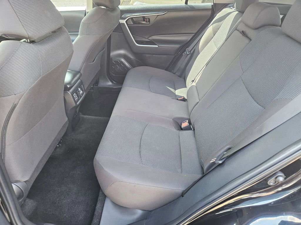 Used 2025 Toyota RAV4 LE image 27