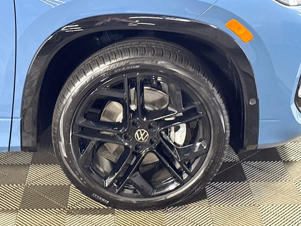 New 2025 Volkswagen Tiguan SE R-Line image 23